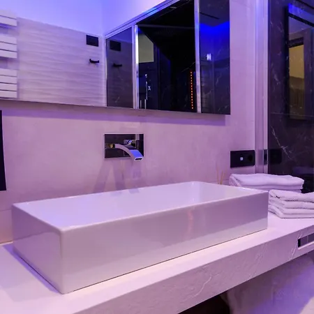 Cloister 게스트하우스