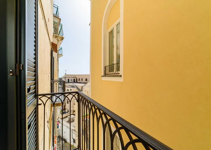 Πανσιόν Cloister 4*